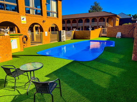 Cumberland Motor Inn - Accommodation Rockhampton 2