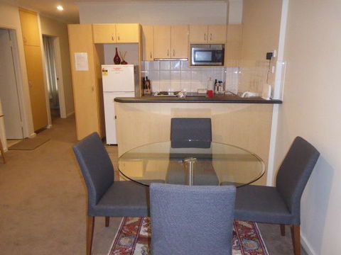 Adelaide City Apartment - 3br, 2bath & Carpark - Accommodation Rockhampton 4