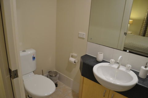 Adelaide City Apartment - 3br, 2bath & Carpark - Accommodation Rockhampton 12