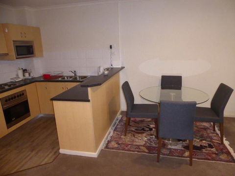 Adelaide City Apartment - 3br, 2bath & Carpark - Accommodation Rockhampton 8