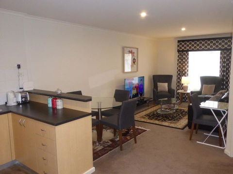 Adelaide City Apartment - 3br, 2bath & Carpark - Accommodation Rockhampton 6
