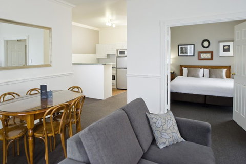 Majestic Old Lion Apartments - Accommodation Rockhampton 7