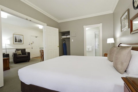 Majestic Old Lion Apartments - Accommodation Rockhampton 8