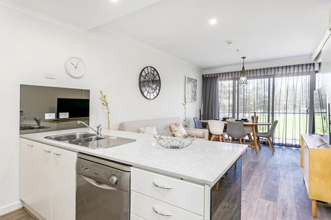 Heart Of Glenelg BnB - Accommodation Rockhampton 5