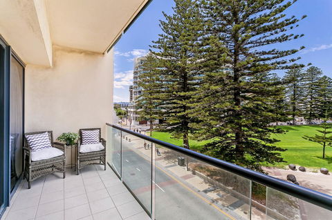 Heart Of Glenelg BnB - Accommodation Rockhampton 12