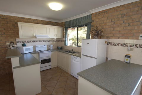 Acacia Apartments - Accommodation Rockhampton 6