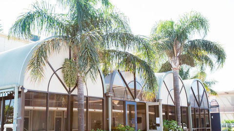 Bay Motel Hotel - Accommodation Rockhampton 0