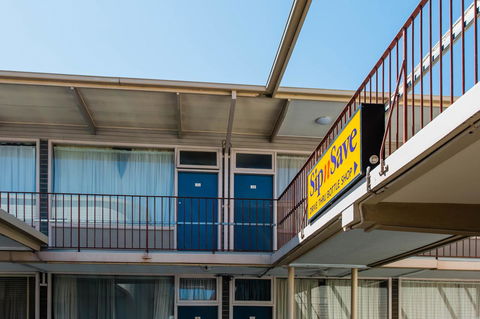 Bay Motel Hotel - Accommodation Rockhampton 8