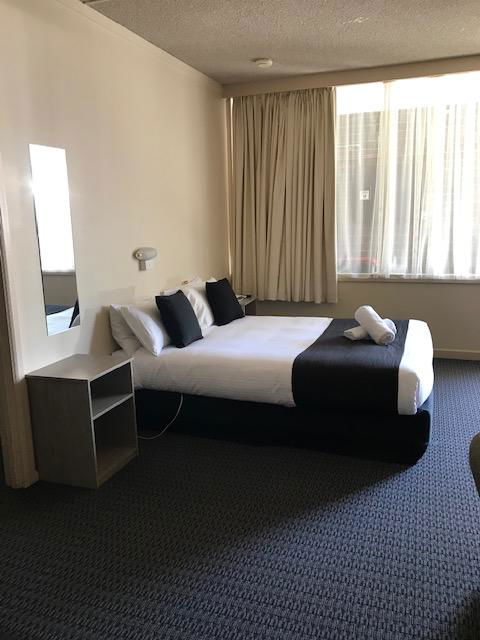 Bay Motel Hotel - Accommodation Rockhampton 5