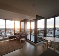 Modern CBD Apartment with Panoramic View - Accommodation Rockhampton