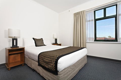 BreakFree Directors Studios - Accommodation Rockhampton 2