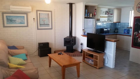 Wallaroo Sunset Home - Accommodation Rockhampton 23