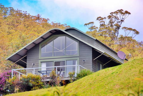 SkyView Villa - Accommodation Rockhampton 1