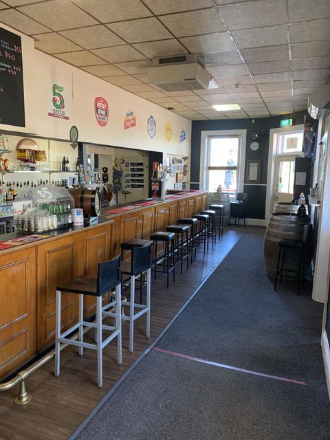 Commercial Hotel Morgan - Accommodation Rockhampton 3