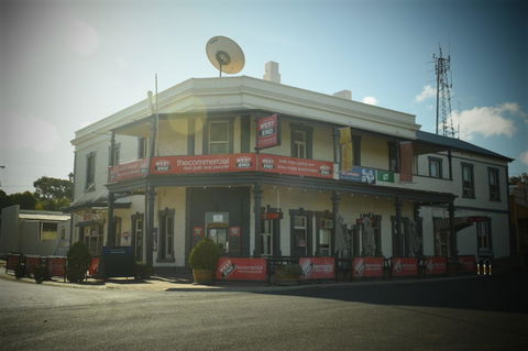 Commercial Hotel Morgan - Accommodation Rockhampton 0