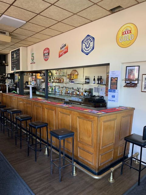 Commercial Hotel Morgan - Accommodation Rockhampton 2