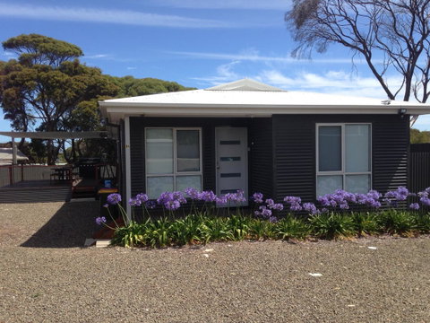 Home On Torrens - Accommodation Rockhampton 8