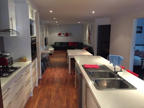 Home On Torrens - Accommodation Rockhampton 1