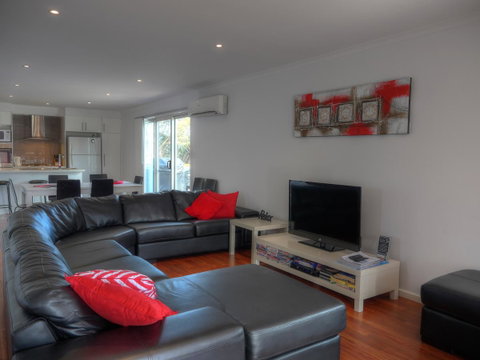 Home On Torrens - Accommodation Rockhampton 26