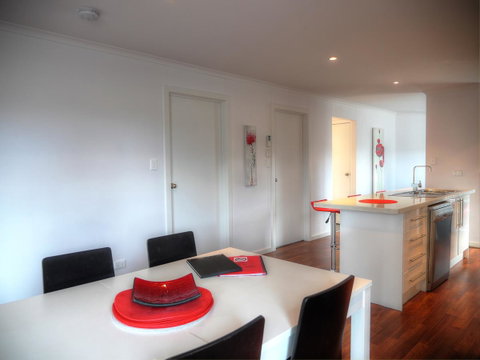 Home On Torrens - Accommodation Rockhampton 21