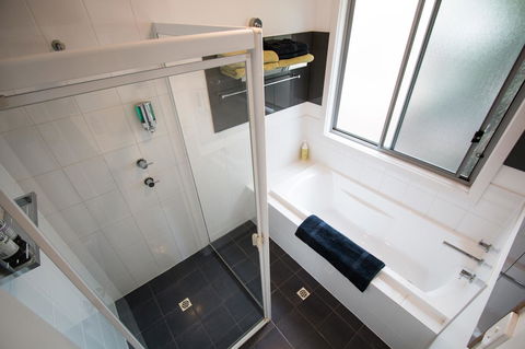 Coorong Waterfront Retreat - Accommodation Rockhampton 11