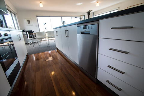 Coorong Waterfront Retreat - Accommodation Rockhampton 10