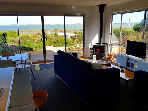 Coorong Waterfront Retreat - Accommodation Rockhampton 0