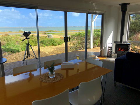 Coorong Waterfront Retreat - Accommodation Rockhampton 7