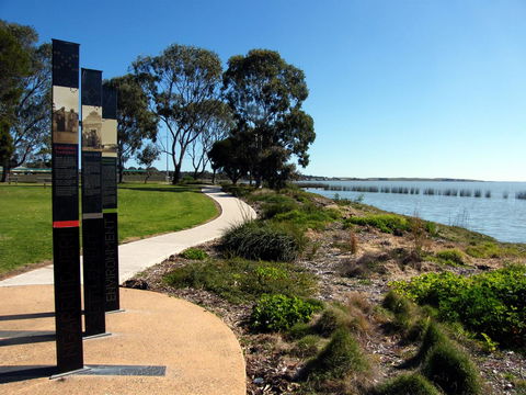 Coorong Waterfront Retreat - Accommodation Rockhampton 31