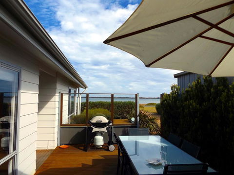 Coorong Waterfront Retreat - Accommodation Rockhampton 17