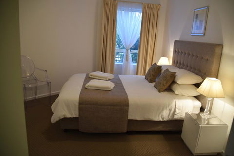 Spacious 4 BR And 2 Bathrooms City Apartment - Accommodation Rockhampton 17