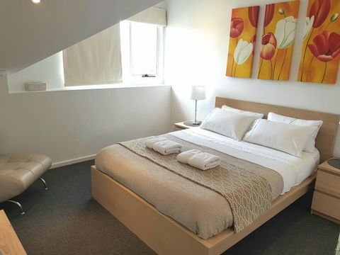 Spacious 4 BR And 2 Bathrooms City Apartment - Accommodation Rockhampton 4