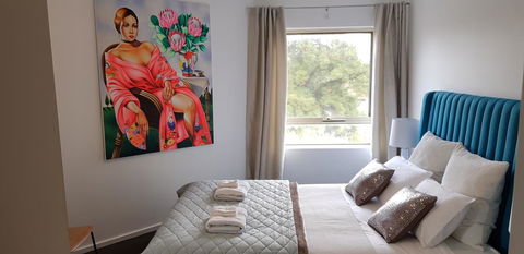 Spacious 4 BR And 2 Bathrooms City Apartment - Accommodation Rockhampton 10