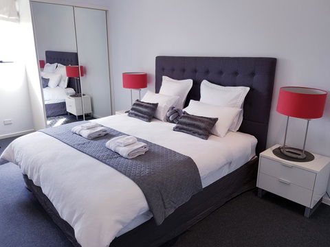 Spacious 4 BR And 2 Bathrooms City Apartment - Accommodation Rockhampton 3