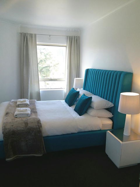 Spacious 4 BR And 2 Bathrooms City Apartment - Accommodation Rockhampton 11