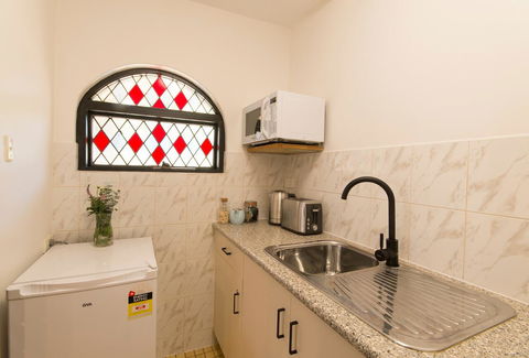 The Manor Basket Range - Accommodation Rockhampton 5