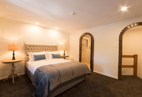 The Manor Basket Range - Accommodation Rockhampton 4