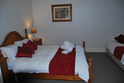 Jacaranda Cottage - Accommodation Rockhampton 10