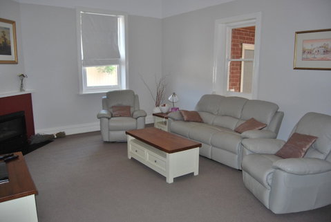 Jacaranda Cottage - Accommodation Rockhampton 6