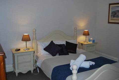 Jacaranda Cottage - Accommodation Rockhampton 4