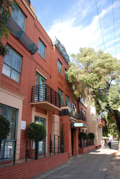 Majestic Tynte Street Apartments - Accommodation Rockhampton 4