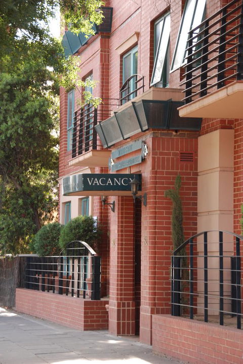 Majestic Tynte Street Apartments - Accommodation Rockhampton 2