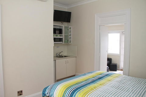 Smugglers Inn Studio Apartments - Accommodation Rockhampton 15