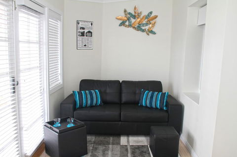 Smugglers Inn Studio Apartments - Accommodation Rockhampton 3