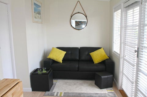 Smugglers Inn Studio Apartments - Accommodation Rockhampton 11