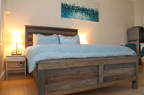 Smugglers Inn Studio Apartments - Accommodation Rockhampton 5