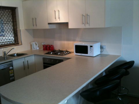 Adelaide - Semaphore Beach Front - Accommodation Rockhampton 11