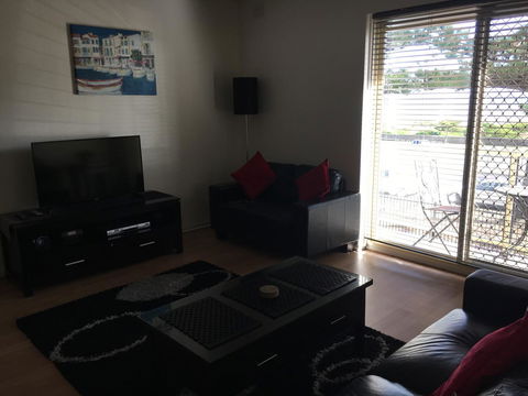 Adelaide - Semaphore Beach Front - Accommodation Rockhampton 2