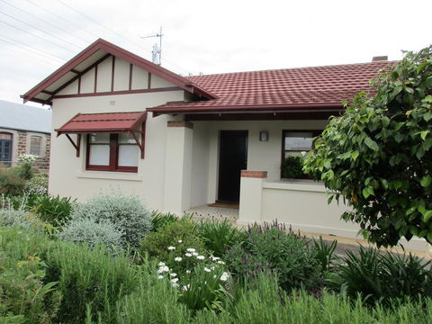 Mataro Cottage - Accommodation Rockhampton 0