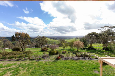Angaston House - Accommodation Rockhampton 9